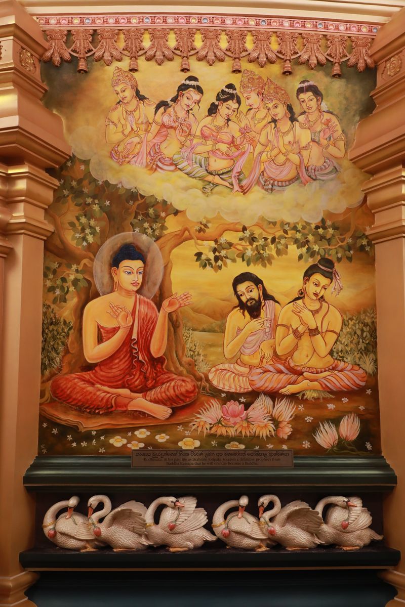 Mural depicting the Buddha teaching seated disciples
